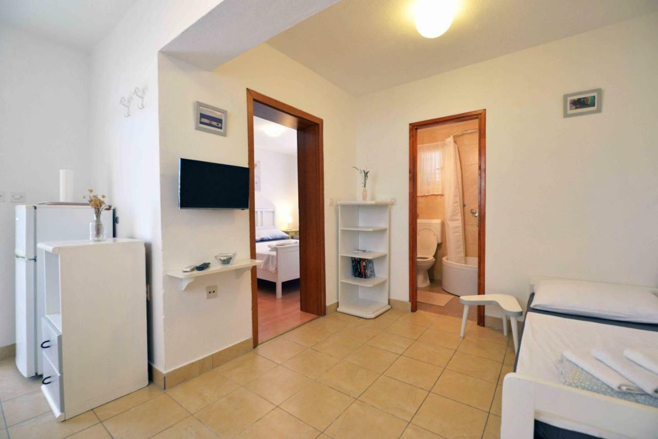 Apartment Stari Murter Exteriör bild